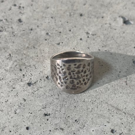 Dent Design Ring