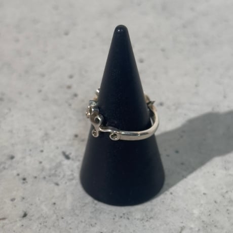 Plant Ivy Ring
