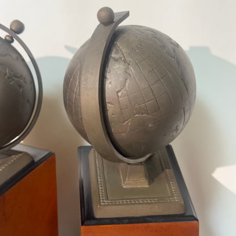 Globe Book Stand