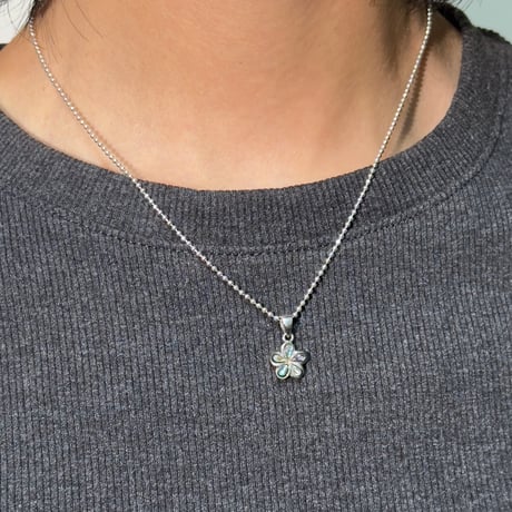 Shell Leaf Necklace