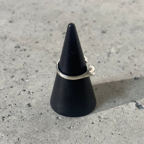 Double Dolphin Ring