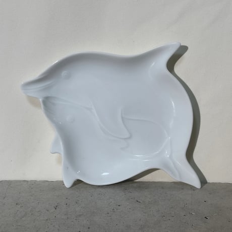 Twin Dolphin Plate