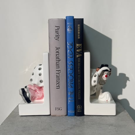 Pierrot Book Stand