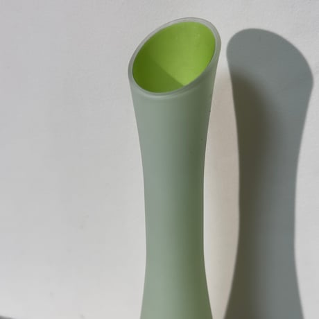 Tip Pea Green Vase