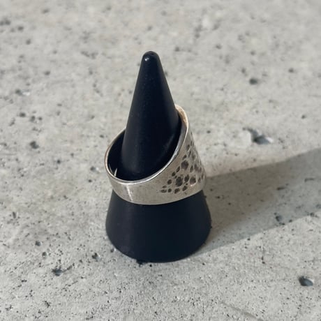 Dent Design Ring