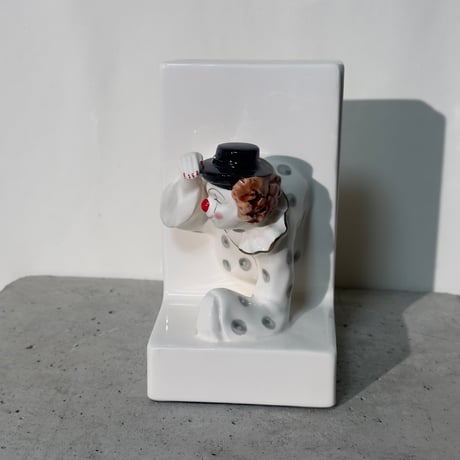 Pierrot Book Stand