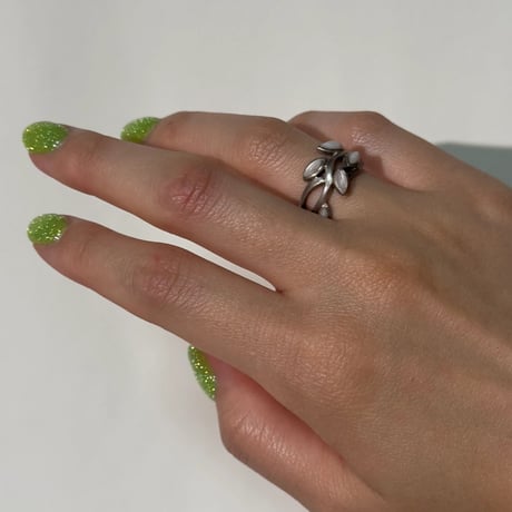 White Leaf Ring