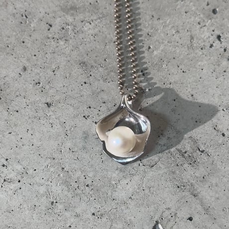 Pearl Flower Necklace