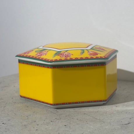 Tulip Yellow box