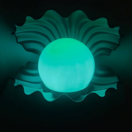 Black Touch Shell Lamp