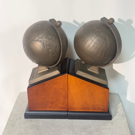 Globe Book Stand