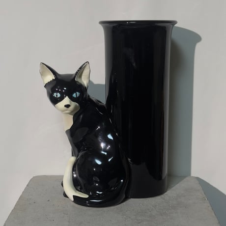 Bicolor Cat Vase