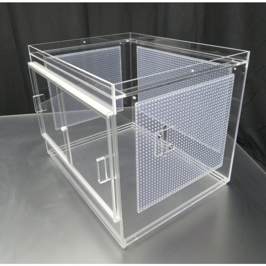 アクリルケージフクロモモンガ冬には値上げします。