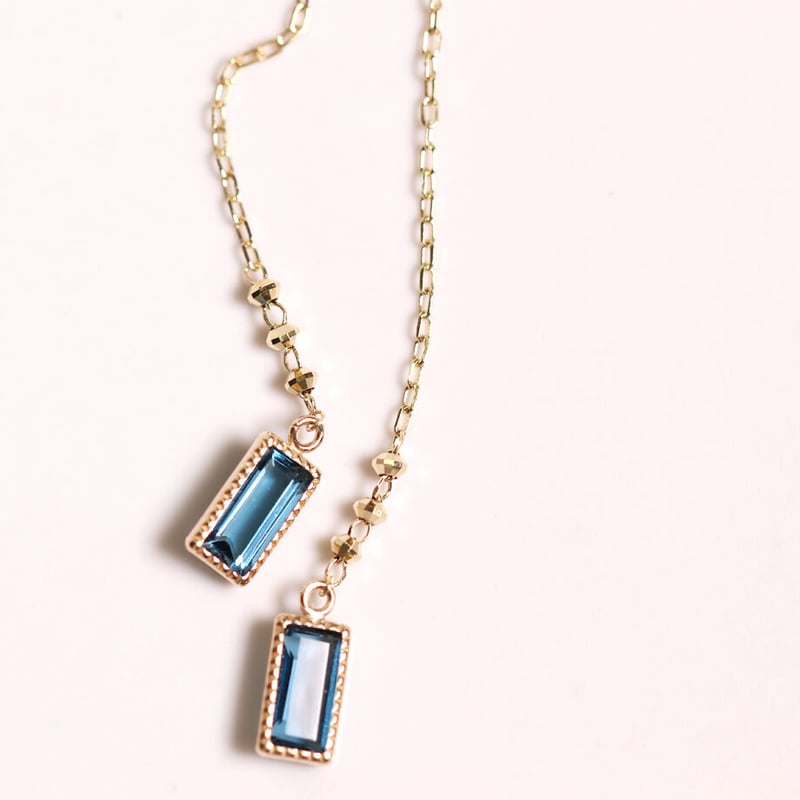 K10 ゴールド ロンドンブルートパーズピアス (スクエアチェーン