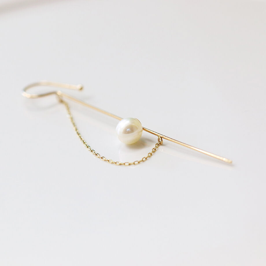 【マコちゃん】K10ゴールドパールピアス【未使用新品】 K10 ゴールド パール付きイヤーラップピアス (片耳用) 390440