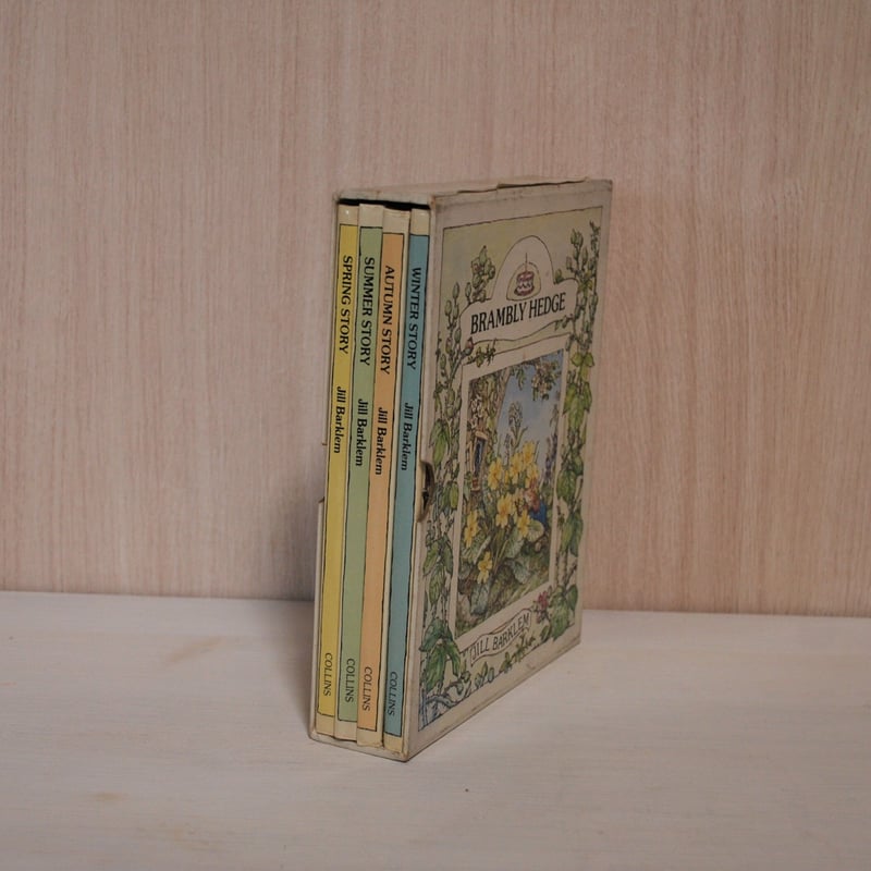 【希少】Brambly Hedge　のばらの村のものがたり　木製ジグゾーパズル Amazon | BRAMBLY HEDGE のばらの村のものがたり 木の実のなる頃