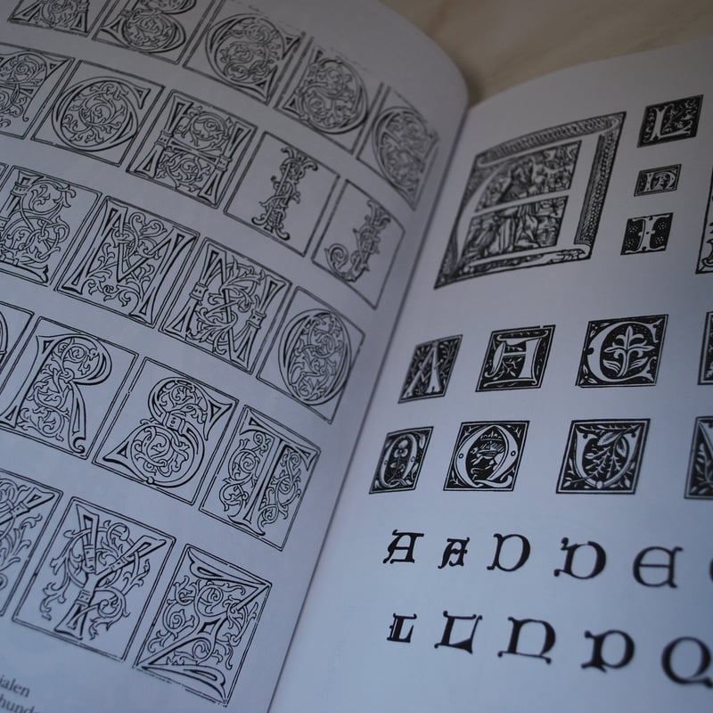 アルファベット図案集 