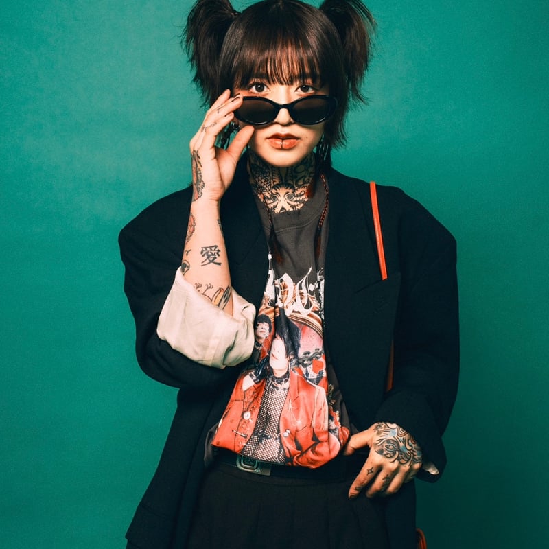 Cody・Lee 高橋響/monell V-Kei Distressed Tee Cody・Lee 高橋響/monell V-Kei Distressed Tee 𝒯𝒪𝒰ℛ 𝒢𝒪𝒪𝒟𝒮 ①