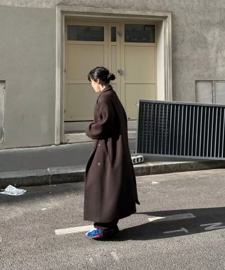 CLASSICAL BROWN COAT