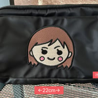 絵柄刺繍ロゴミニショルダーバッグ