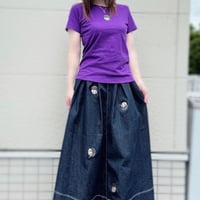 e3no刺繍絵柄いっぱいデニムフレアスカート
