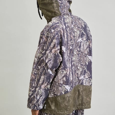 UNFRM NY TYPEWRITER PANEL MESH DECK PARKA