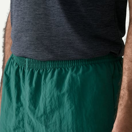 patagonia メンズ・バギーズ・ショーツ ５インチ ('95 Oval Logo: Gem Green)