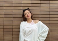 【AR】V-neck long-sleeve shirt