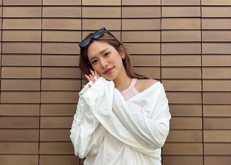 【AR】V-neck long-sleeve shirt