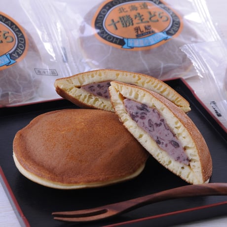 乳蔵北海道十勝生どら10個（440219）【送料無料】（差し入れ）（お取り寄せ）（お中元）（お歳暮）（ギフト）（贈答品）
