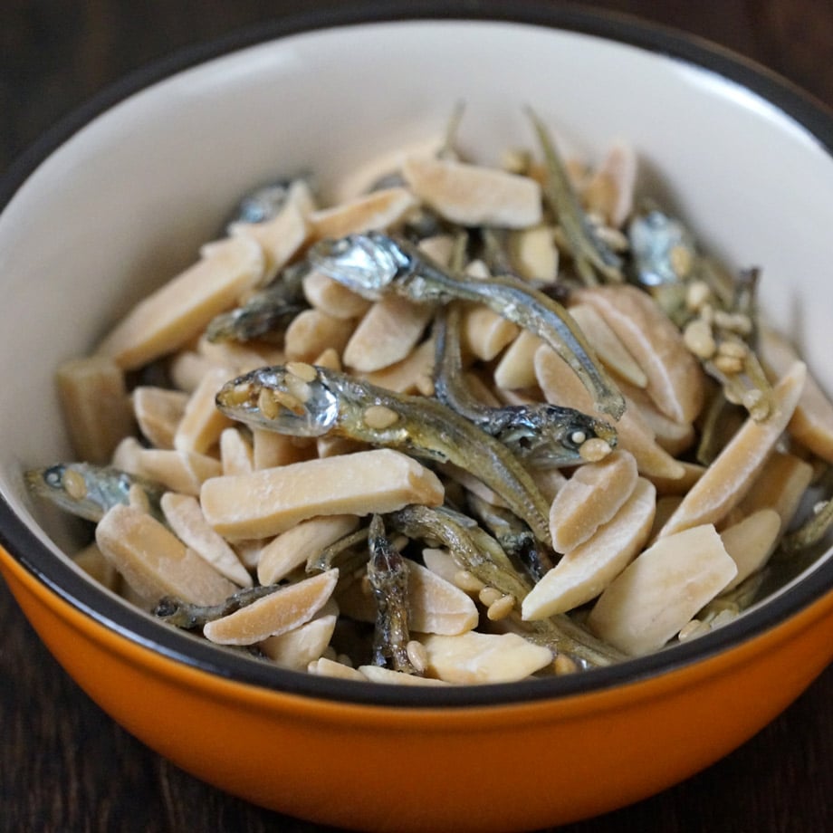 アーモンド魚16袋（11809） | 【 公式 】北の箱 〜 北海道海産物使用