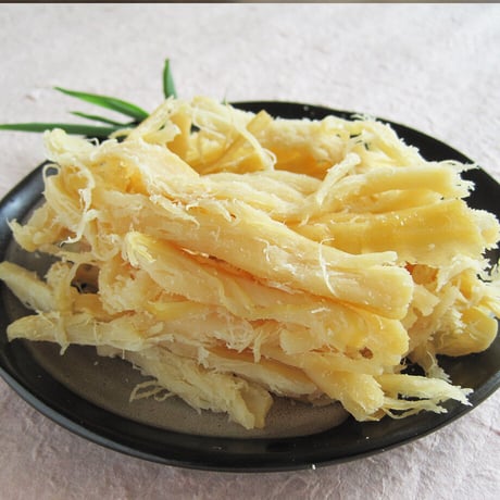 【江戸屋】ふんわりくんさき80g（355）太めに裂いた肉厚いかの燻製珍味・ふわふわ食感