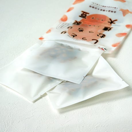 【江戸屋】しっとりむっちり燻製大豆36g（17105）北海道十勝産大豆×桜チップ燻製の新食感おつまみ