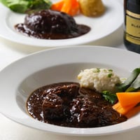 doyell 月夜のごちそう帯広ビーフセットｰ宵-（410287）【お取り寄せ・送料無料】ハンバーグ＆ビーフシチュー各2袋。十勝帯広牛の旨味を贈る。お取り寄せ・ギフト。