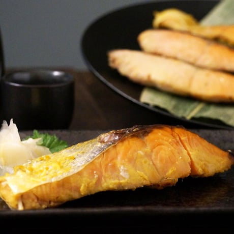 羅臼産 酒粕とお味噌で漬けた漬魚（430189）【送料無料】秋鮭の吟醸粕漬・西京漬・甘味噌漬。北海道産の旨味を3種の味で楽しむ。個包装・ギフト。