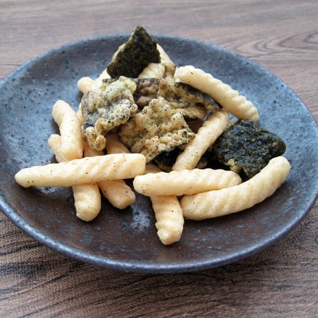 かっぱえびせん・梅と赤しそ香るサクサクのり天ミックス26g（5811）海老の旨み×梅しその爽やかさ おつまみ・おやつにぴったり