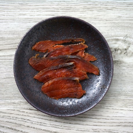【江戸屋】桜チップの薫りたつ北海道の燻製しゃけ27g（3675）