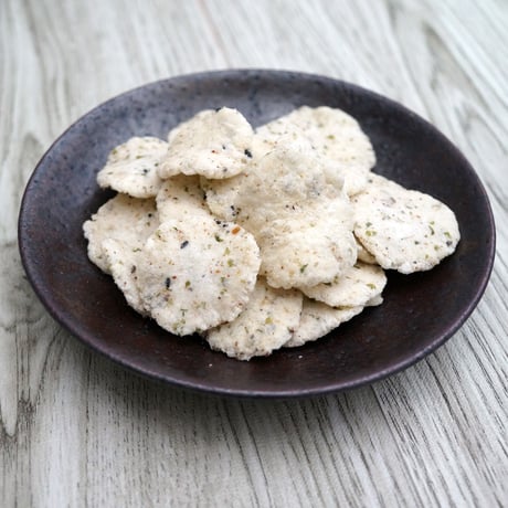 黒胡麻いわしせんべい55g（6428）国産いわし×黒ごまの香ばしいサクサク煎餅 カルシウムたっぷり