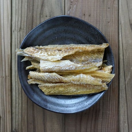【江戸屋】氷下魚のとば燻82g（こまいのとばくん）（1842）燻製香が広がる食べやすい氷下魚のむき身珍味