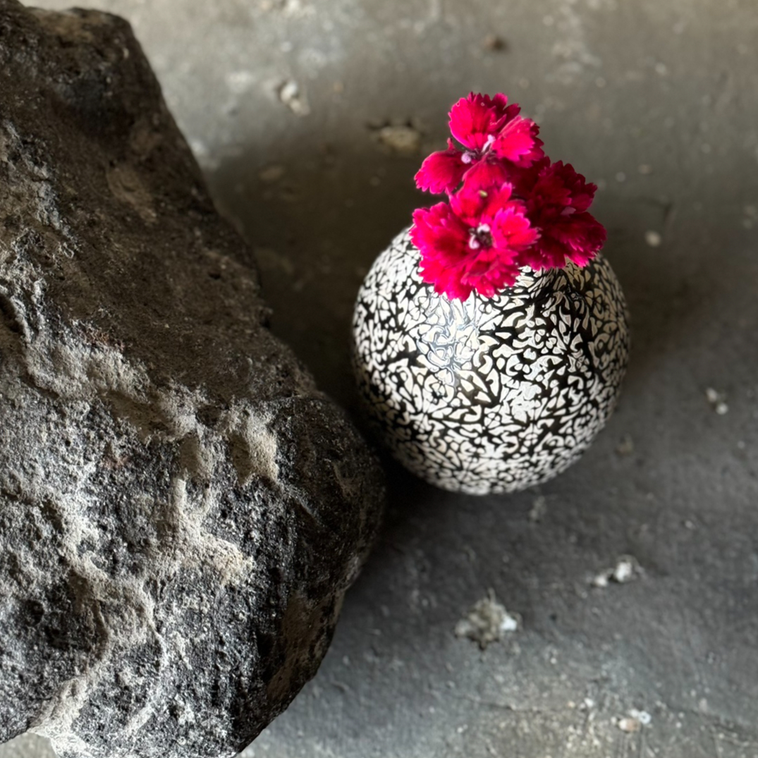 Despots Gloriosa vase ブラック（お花付き） | 花処江戸桜