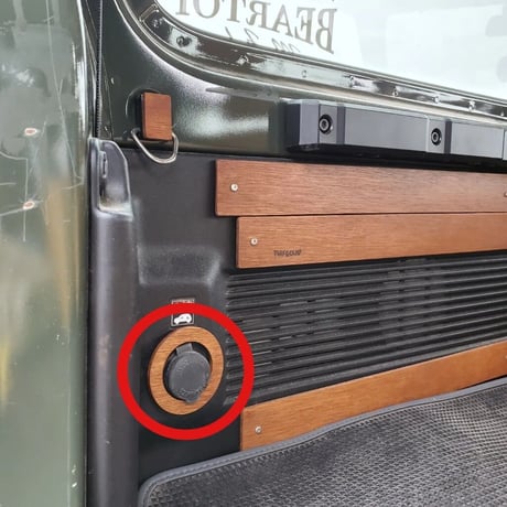 [アクセサリーソケットパネル] 新型ジムニー/シエラ