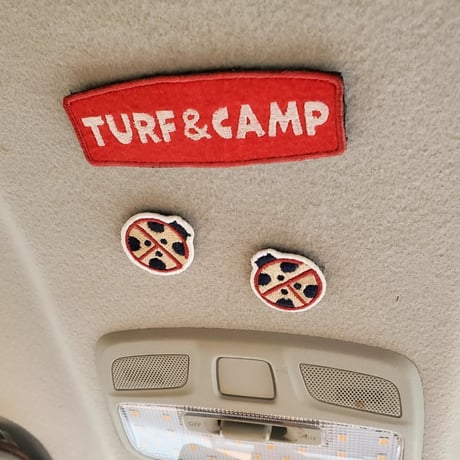 TURF&CAMP カーワッペン(赤)