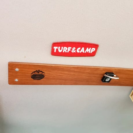 TURF&CAMP カーワッペン(赤)