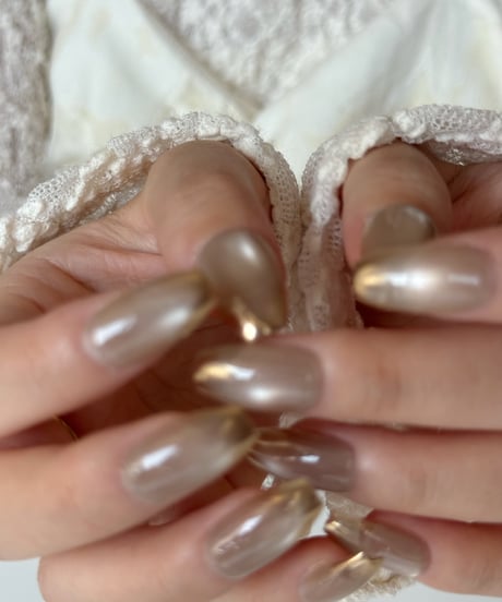 Golden nude