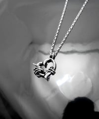 THORNY HEART #1 NECKLACE