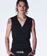 BEATENJIKU Henry Neck Tank Top-Black