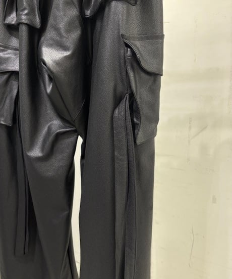 Emboss Silley Jersey	Cargo Pants