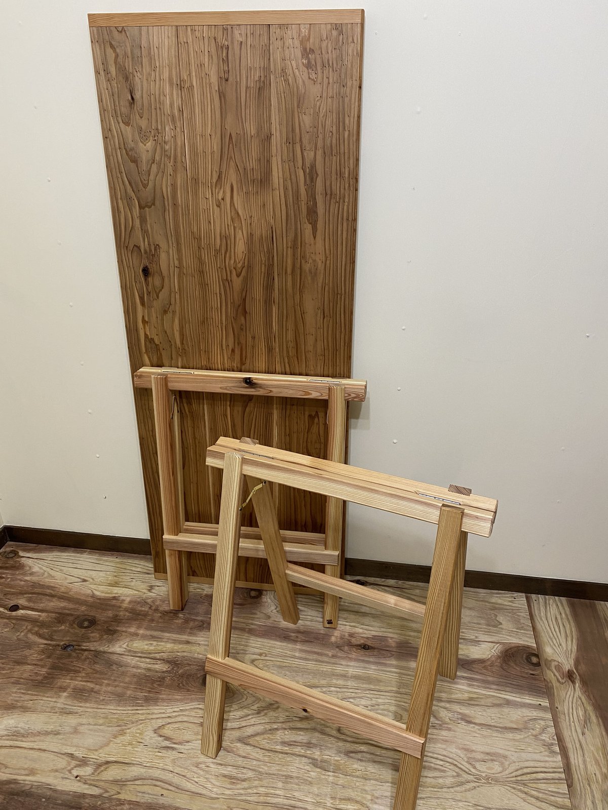 国産天然木・折りたたみテーブル | 齊藤商店 木と森とsauna&camp