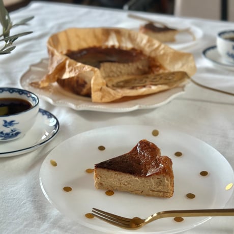 塩キャラメルと河内晩柑のチーズケーキ（グルテンフリー）