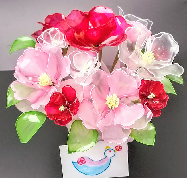 おばあちゃんにっこりフラワー【受注販売】バラの花アレンジ | でぃっ